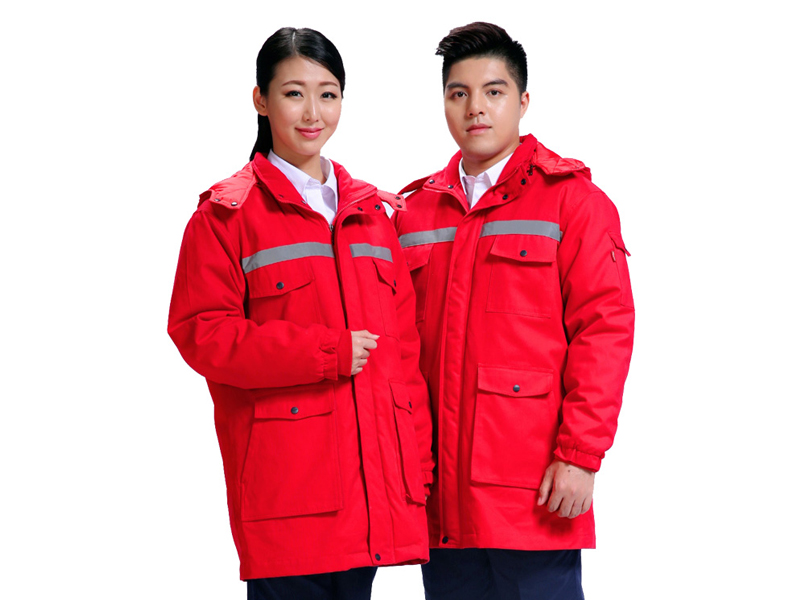 http://m.izakayablueocean.com 紅色工作服沖鋒衣展示